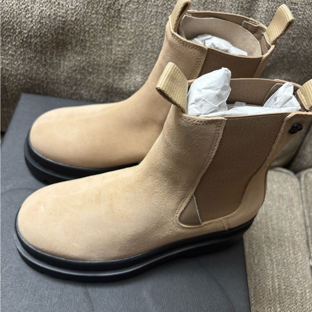 Scotch & Soda Beige Ankle Boots with Black Soles